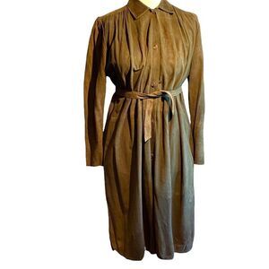 0323 Vintage 1980’s Olive Green Suede North Beath Leather Button Down Dr…